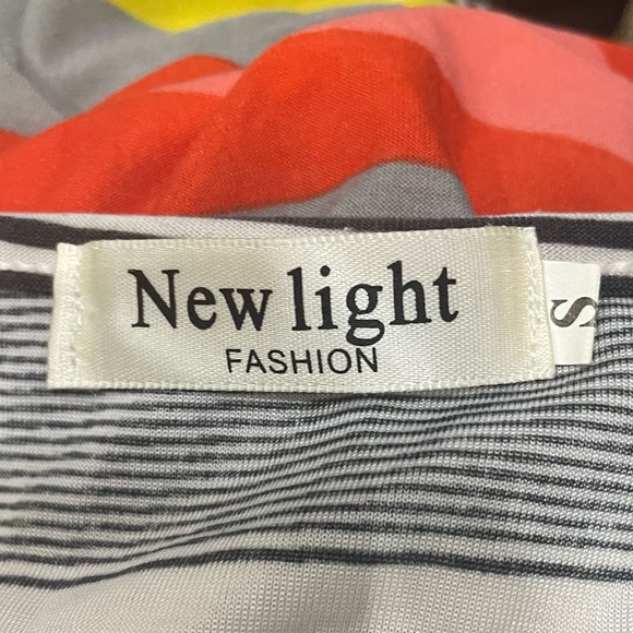 New Light striped top with crocheted sleeves / S / Excellent condition - Picture 12 of 12